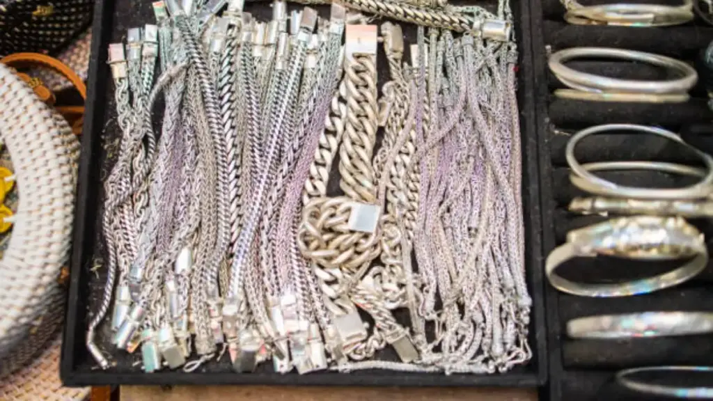 925 Silver Jewlery for Sale at a Store in Bali,