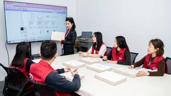 Private label jewelry consultation meeting at the XH & SILVER factory in Guangzhou